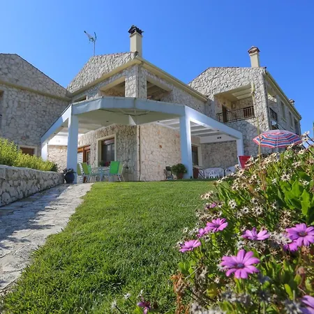 Villa Giardino - Panoramic View, Bbq, Garden
